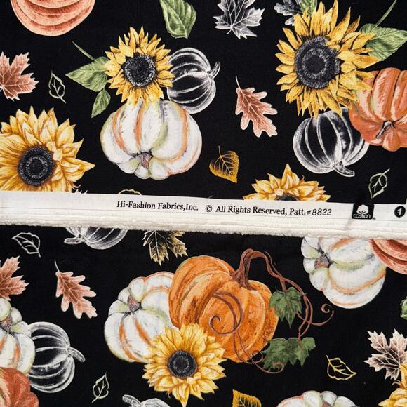 Sunflower Pumpkin Fall Harvest by Hi-Fashion Fabrics - 1/2 Yard - Leaves - Picture 6 of 7